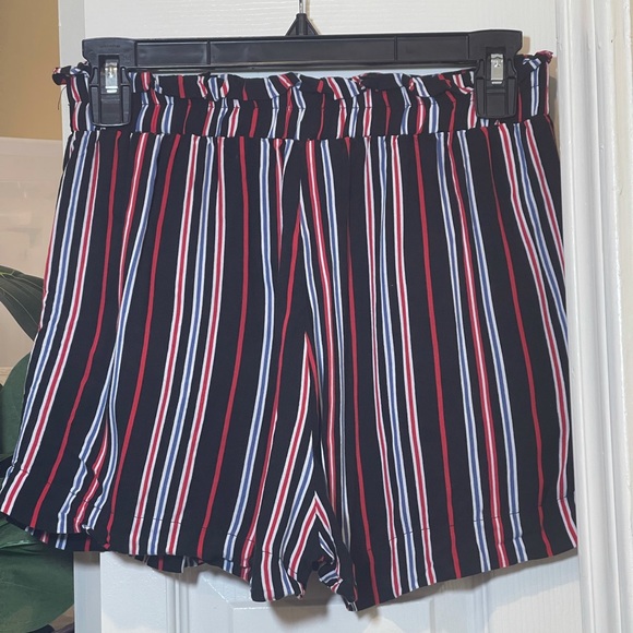 💙🆕Ambiance appaxel Black, red, and blue stripped shorts size S - Picture 3 of 4